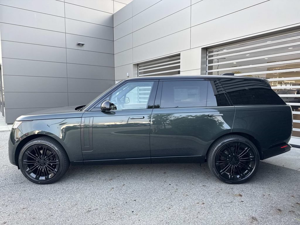 New 2026 Land Rover Range Rover Long Wheelbase SE AWD/4WD image 4