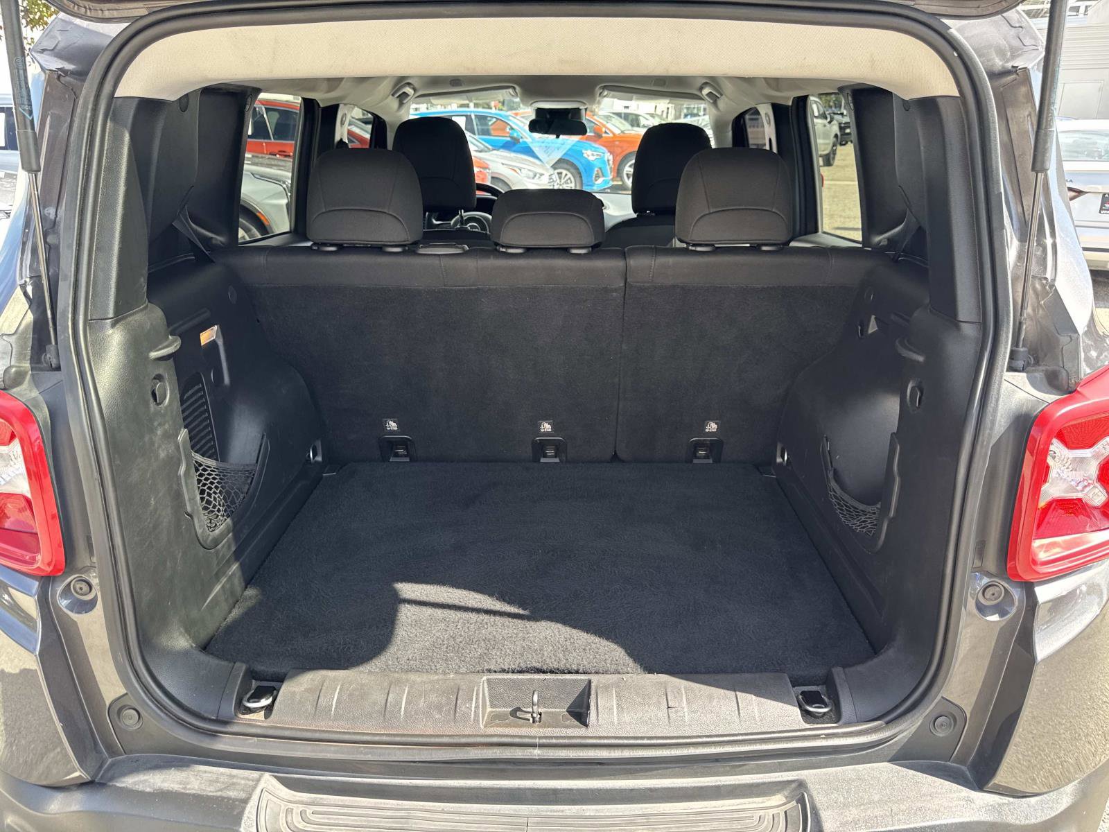 Used 2019 Jeep Renegade Altitude w/ Quick Order Package 2XM image 5