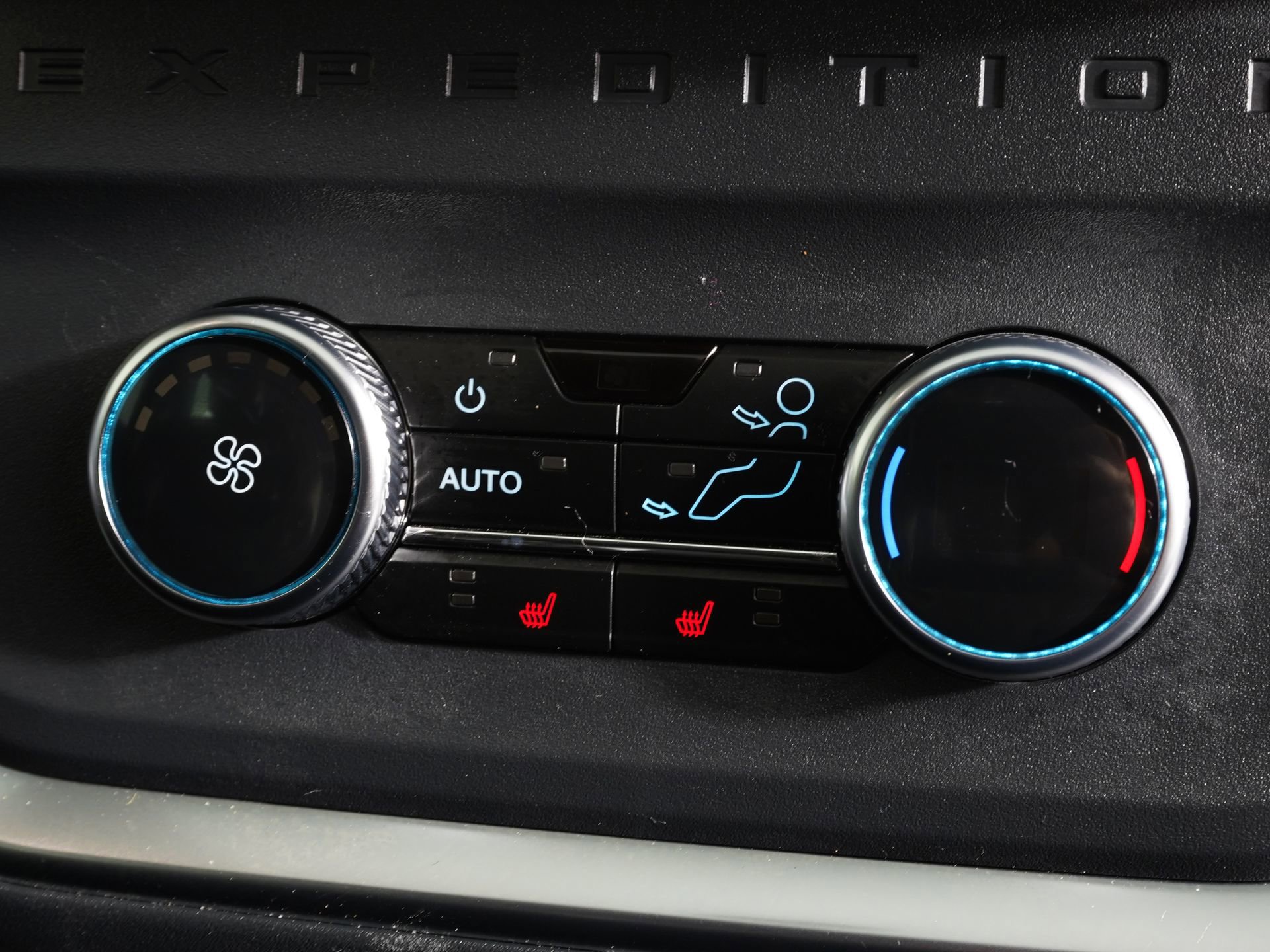 Used 2025 Ford Expedition Tremor AWD/4WD image 10