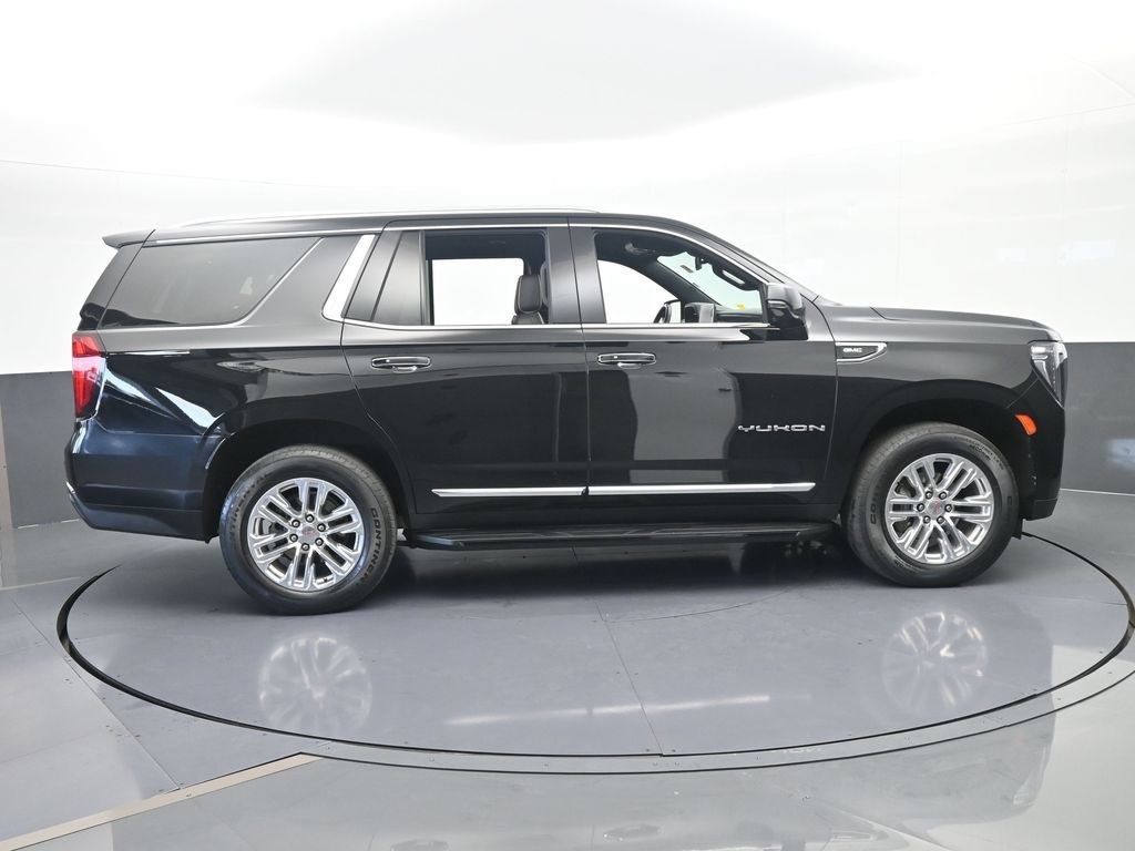Used 2024 GMC Yukon SLT w/ SLT Luxury Package image 7