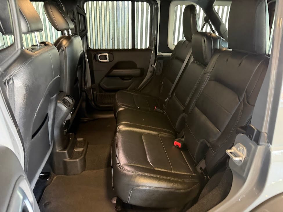 Used 2021 Jeep Wrangler Unlimited Sahara AWD/4WD image 16