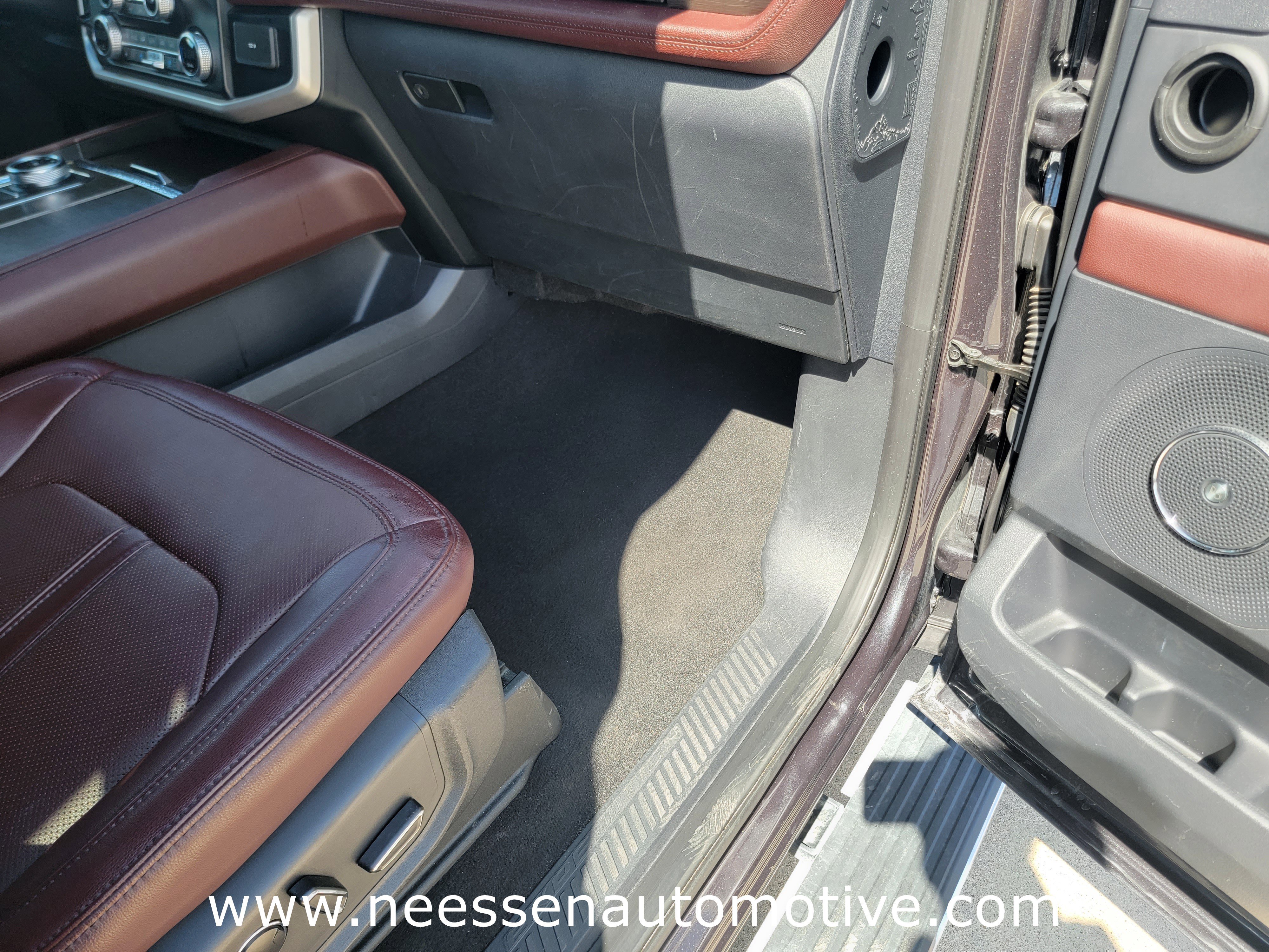 Used 2024 Ford Expedition Limited AWD/4WD image 9