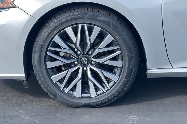 Used 2023 Nissan Altima 2.5 SV image 34