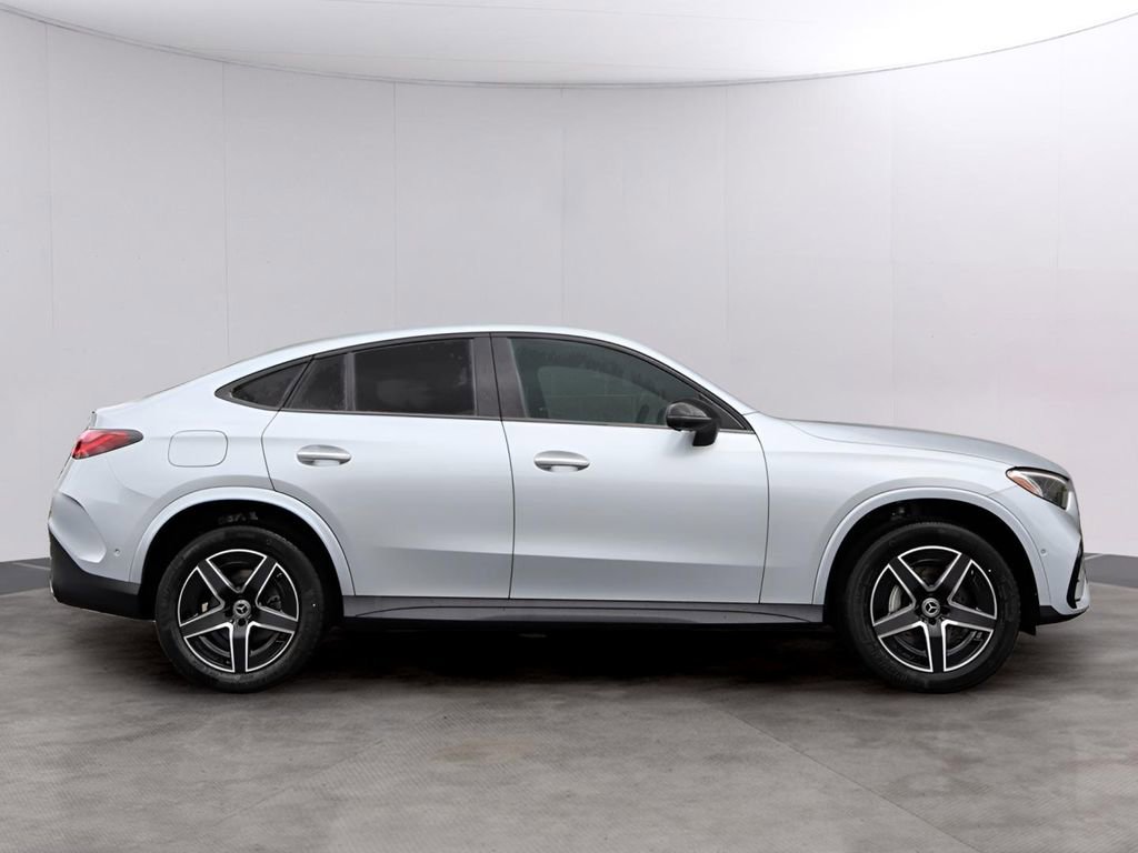 Certified 2025 Mercedes-Benz GLC 300 4MATIC image 4