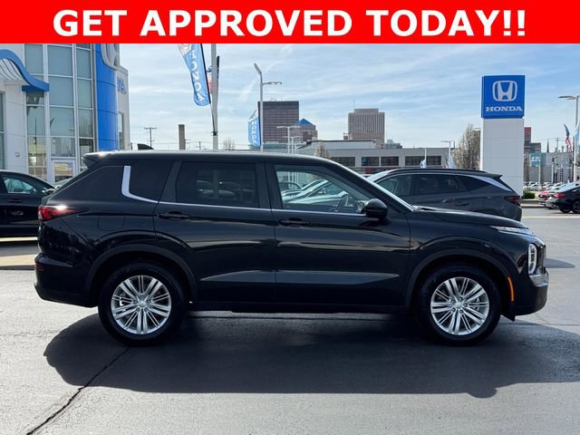 Used 2022 Mitsubishi Outlander ES AWD/4WD image 2