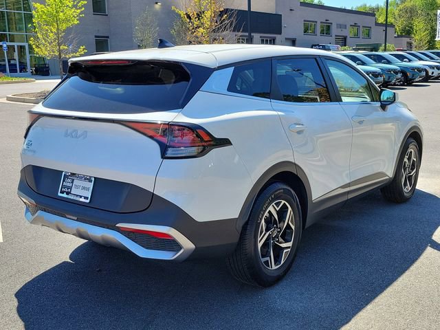 Used 2023 Kia Sportage LX image 4