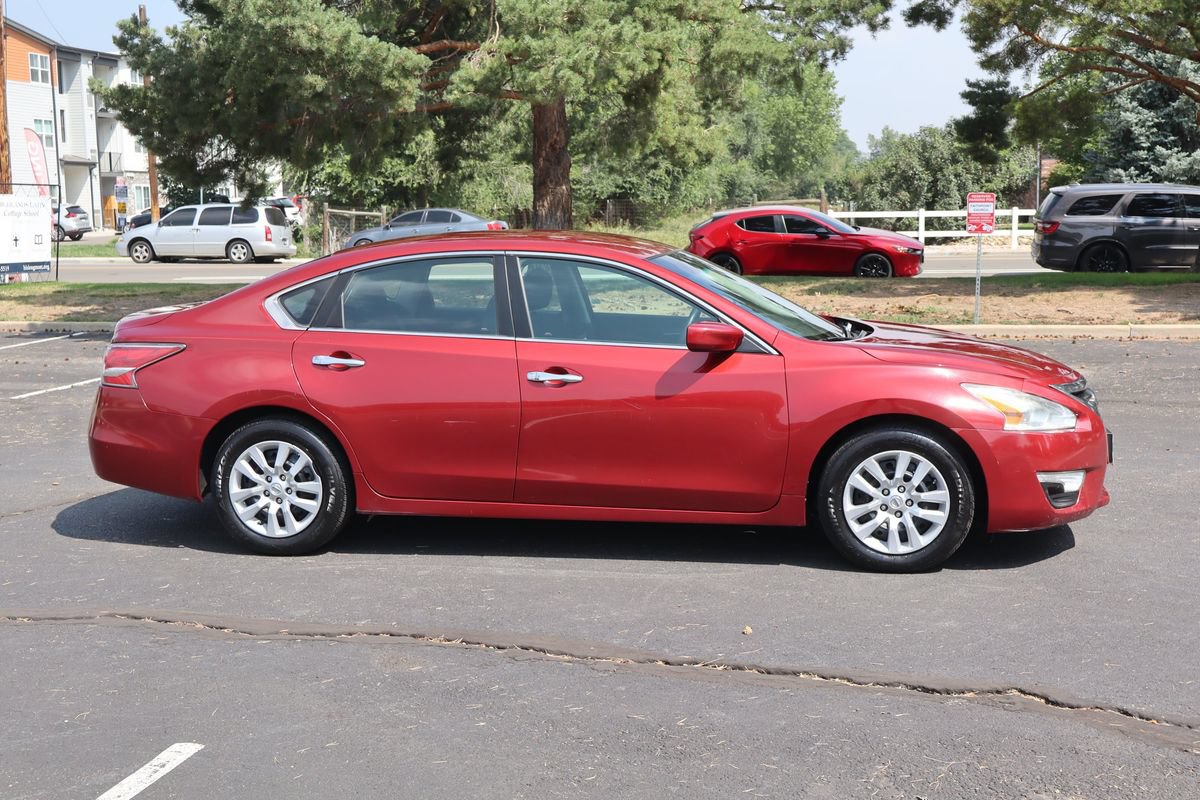 Used 2014 Nissan Altima 2.5 S FWD image 3