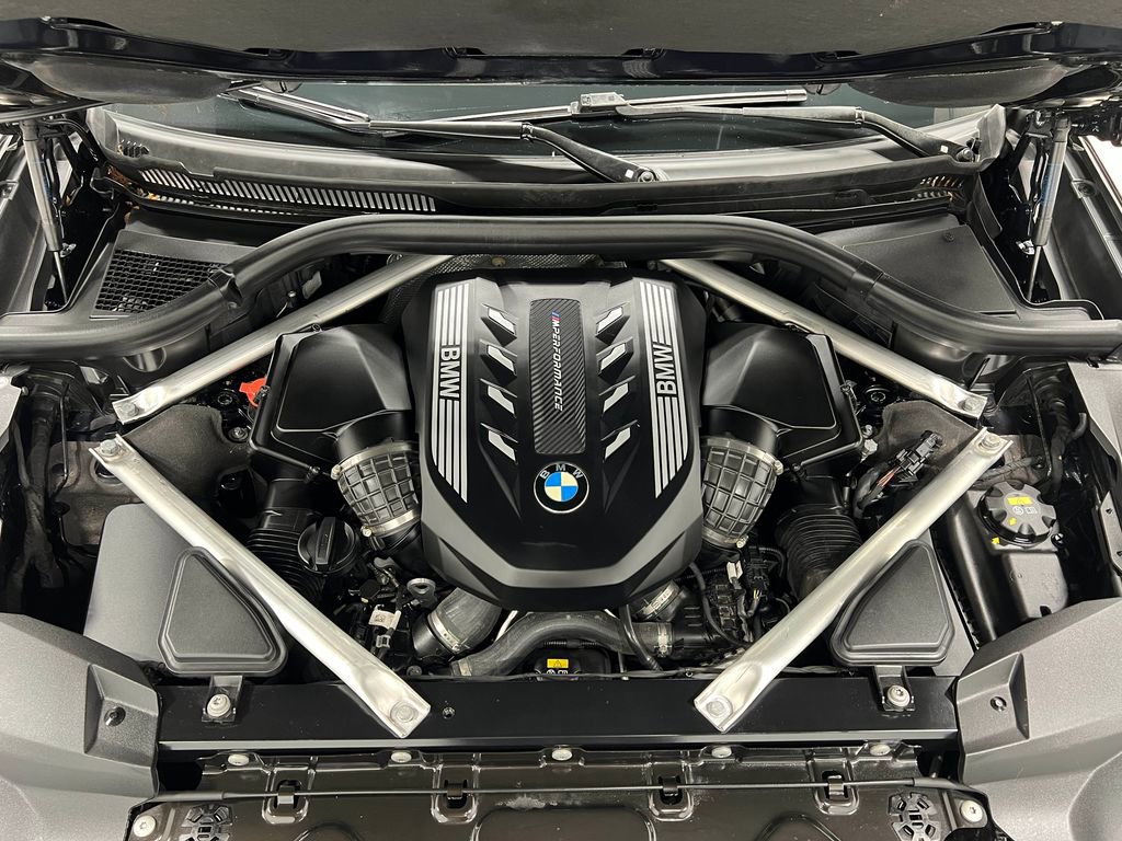 Used 2022 BMW X7 M50i w/ Cold Weather Package image 31