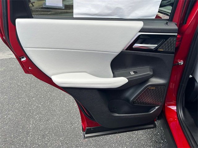 New 2025 Mitsubishi Outlander SE image 24