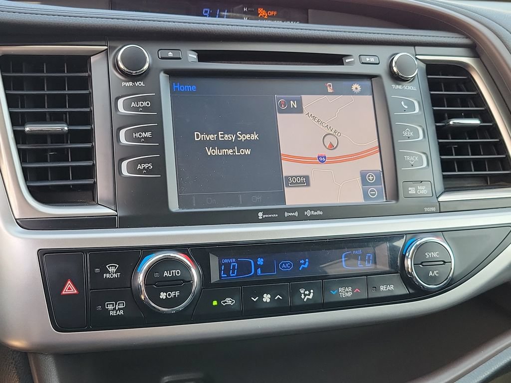 Used 2019 Toyota Highlander XLE AWD/4WD image 22