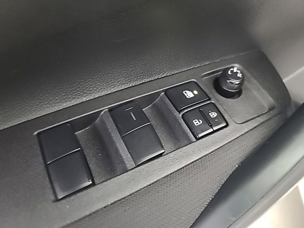 Used 2025 Toyota Corolla LE image 23