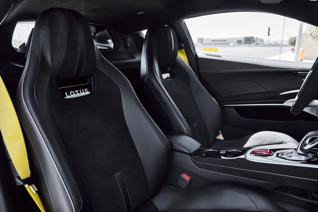 Used 2026 Lotus Emira SE RWD image 39