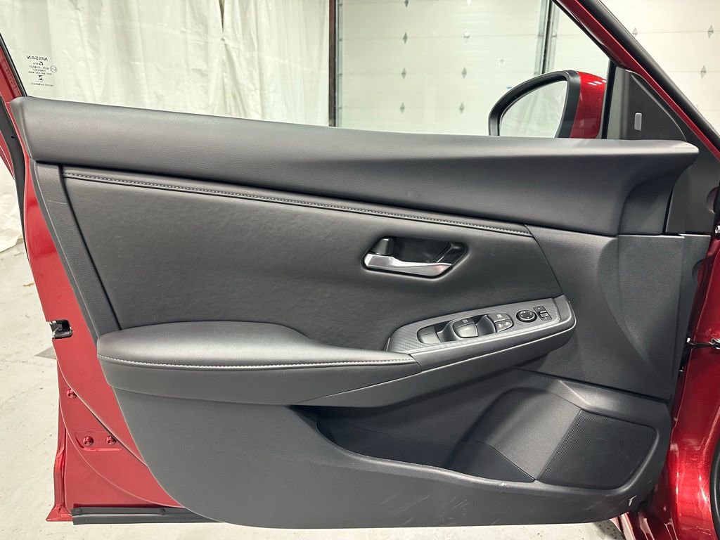 Used 2025 Nissan Sentra SV image 8