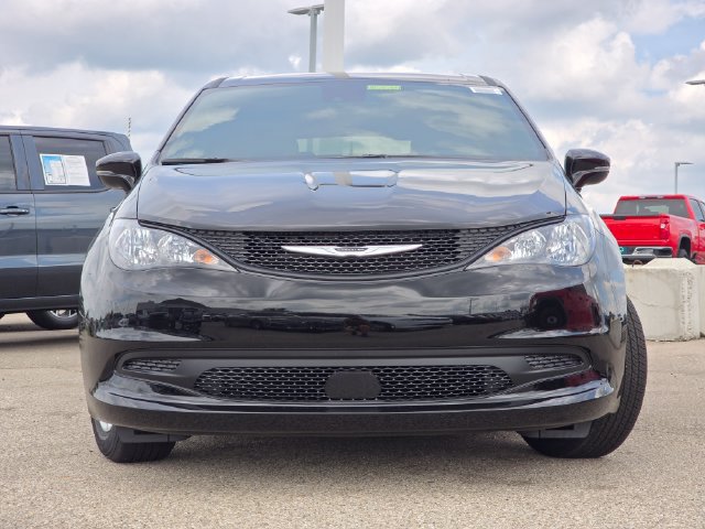 New 2027 Chrysler Pacifica LX FWD image 3