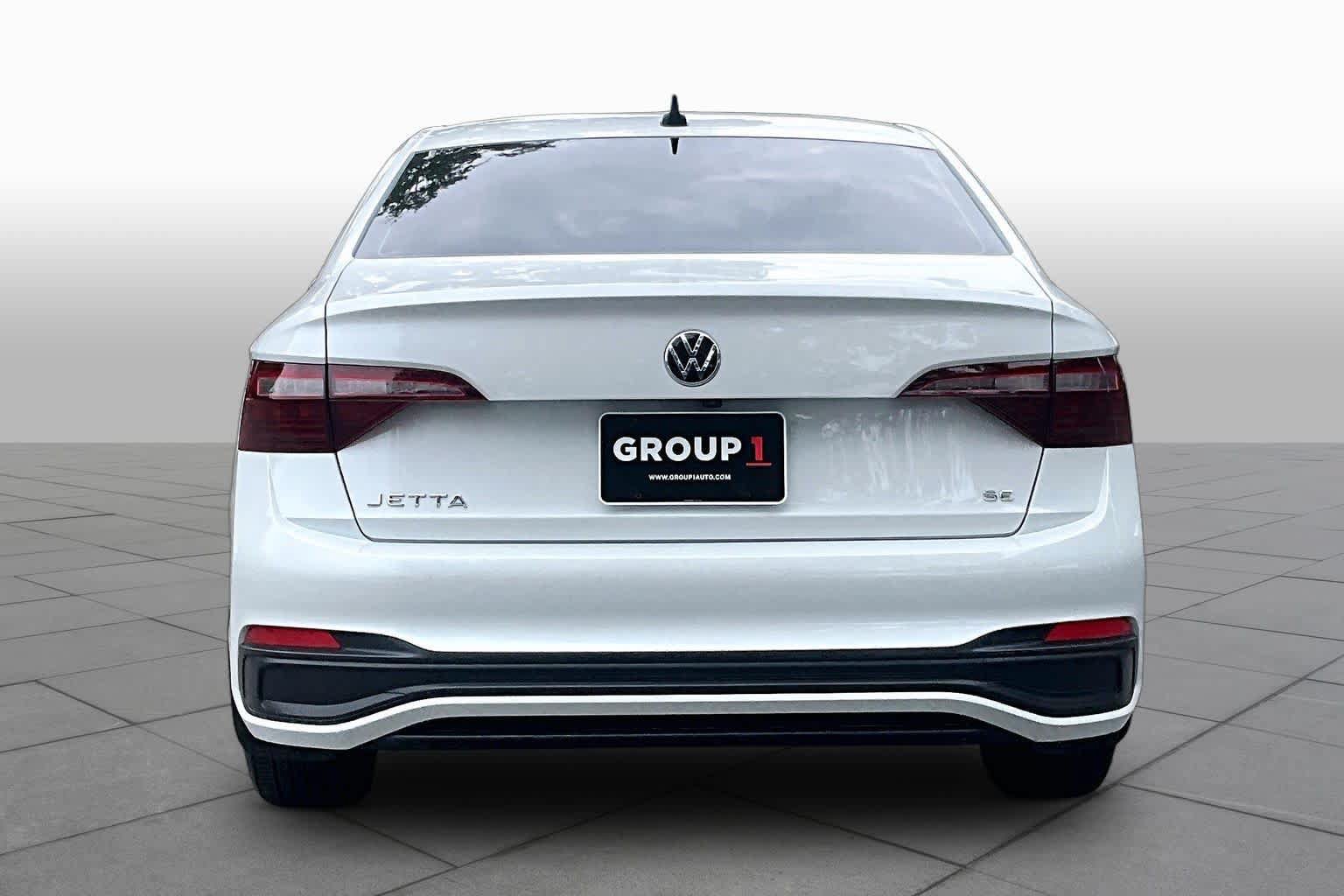Used 2023 Volkswagen Jetta SE FWD image 5