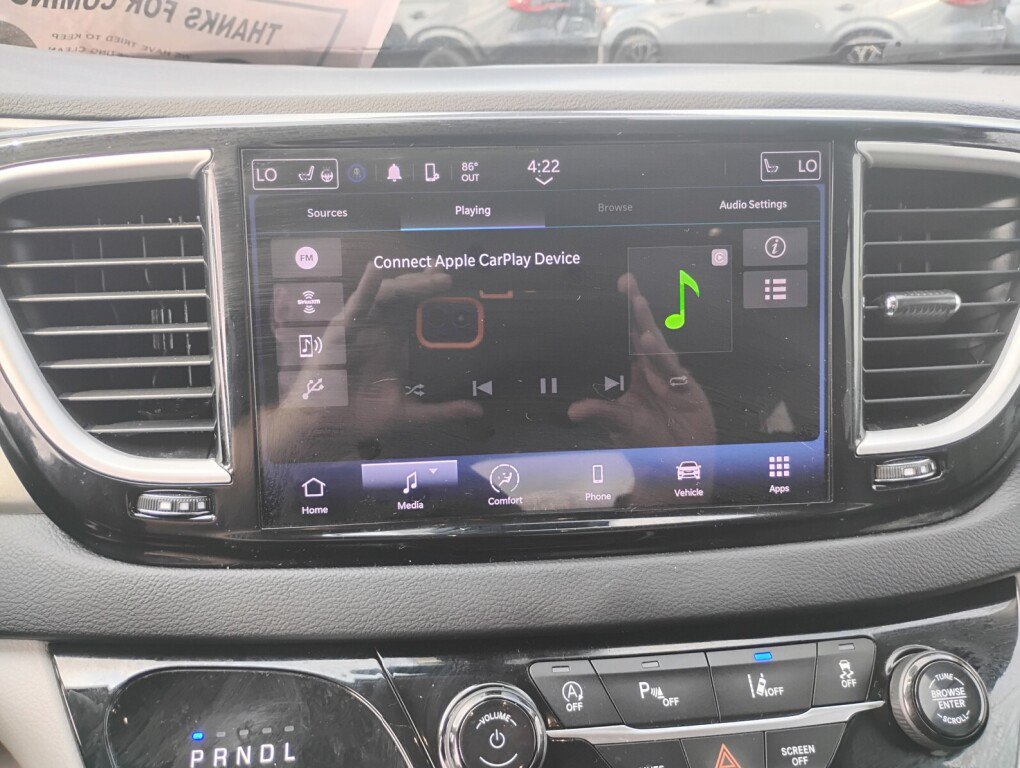 Used 2023 Chrysler Pacifica Touring-L FWD image 19