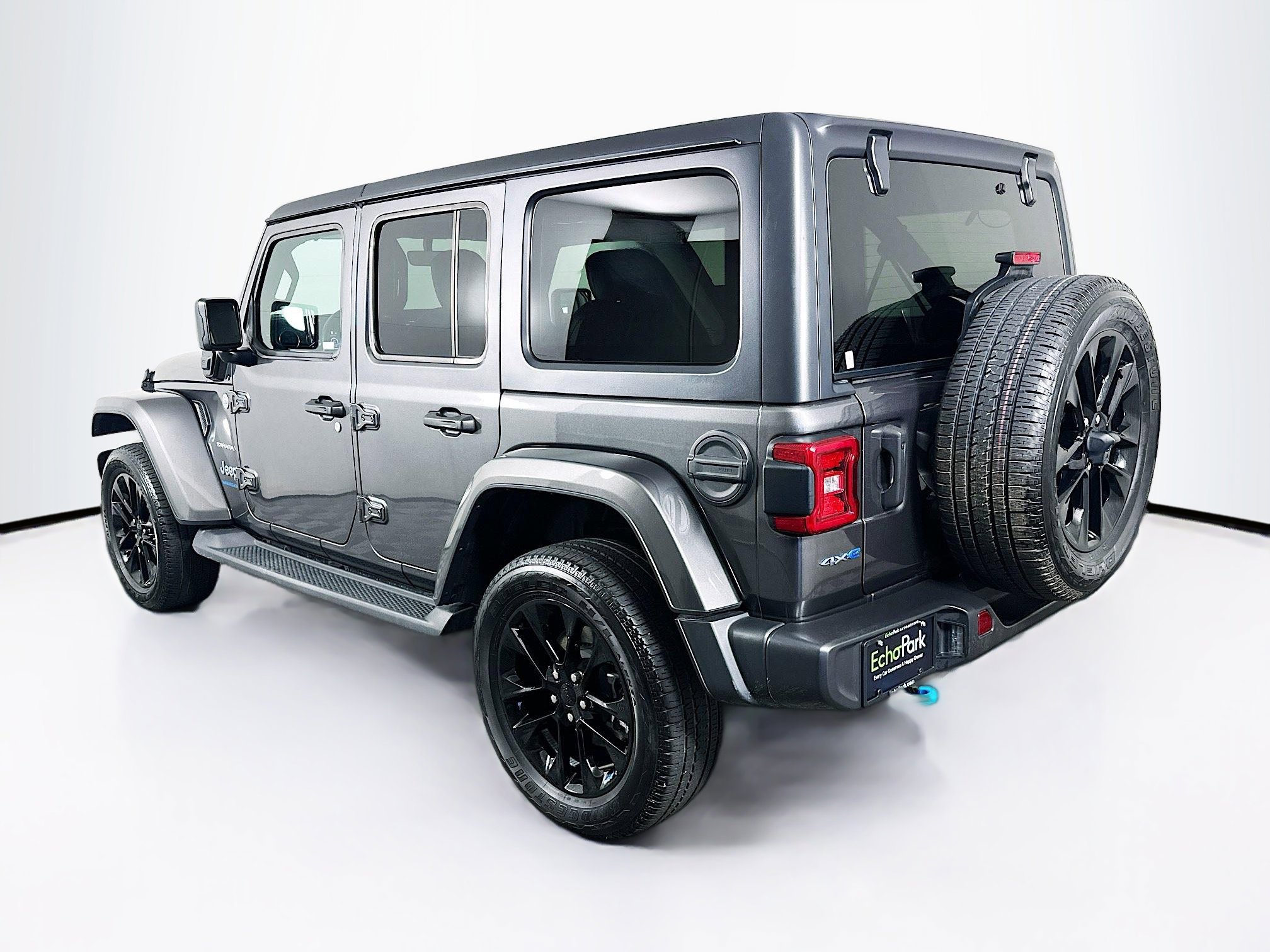 Used 2023 Jeep Wrangler Sahara w/ Cold Weather Group image 5