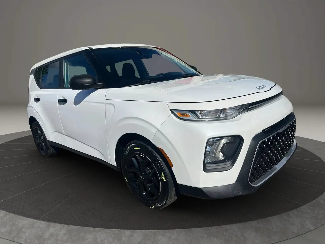Used 2022 Kia Soul LX w/ Technology Package FWD image 3