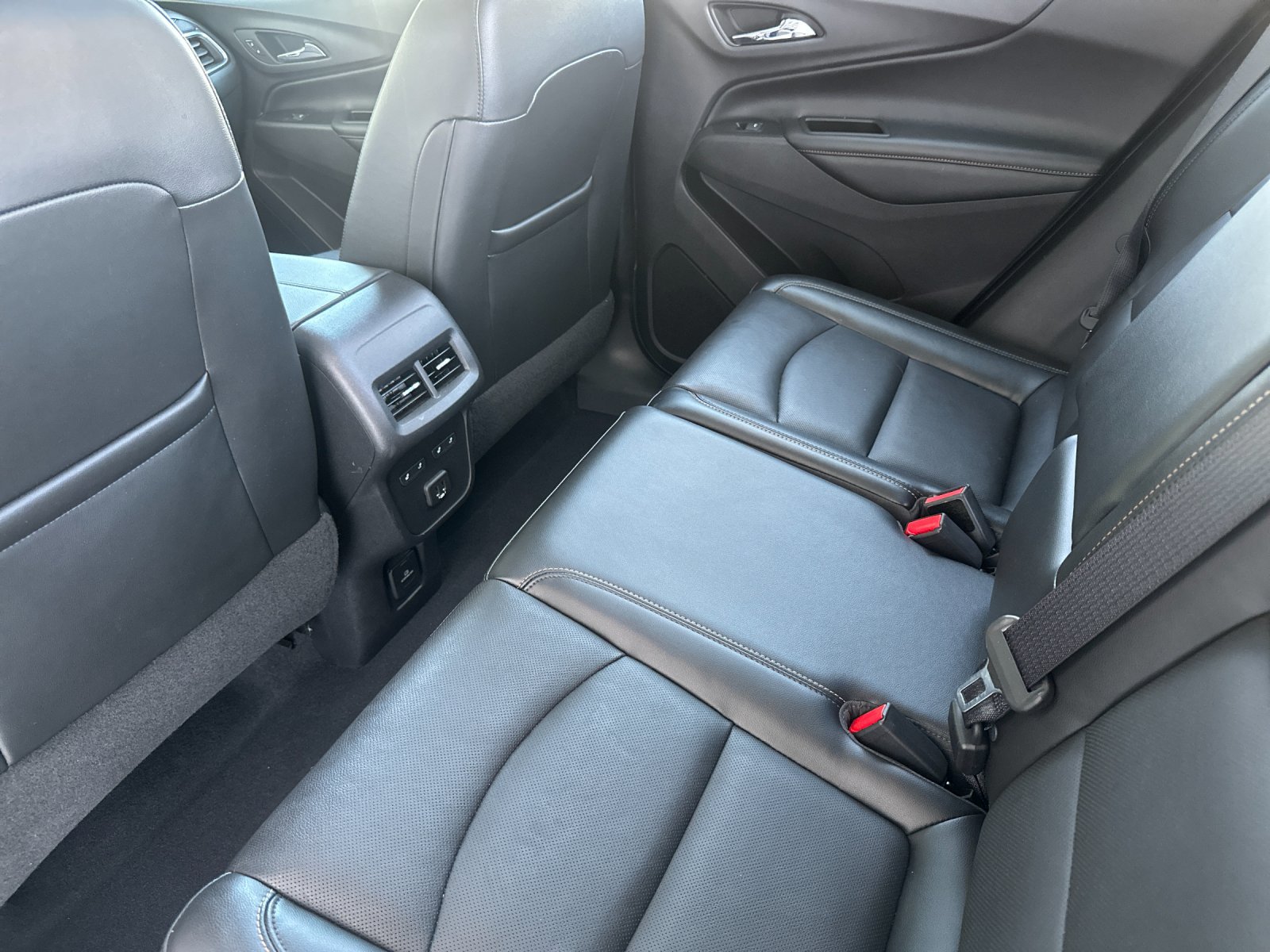 Used 2020 Chevrolet Equinox Premier FWD image 12