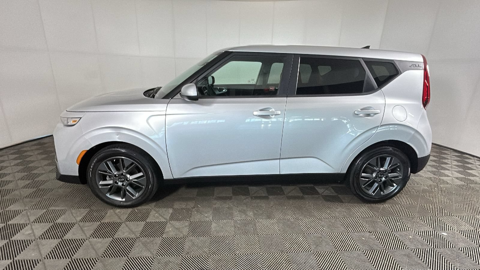 Used 2021 Kia Soul S FWD image 7