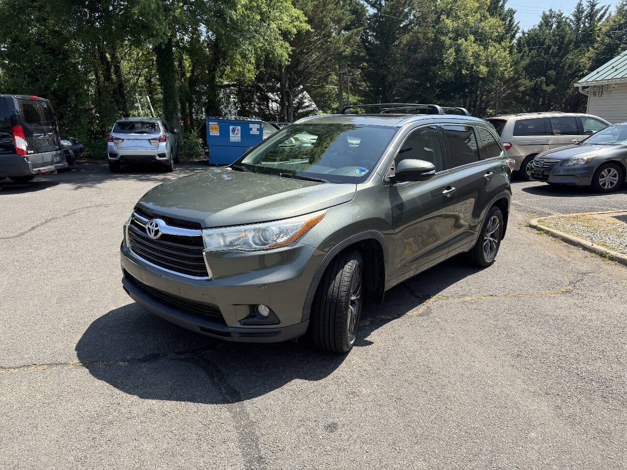 Used 2016 Toyota Highlander XLE AWD/4WD image 3