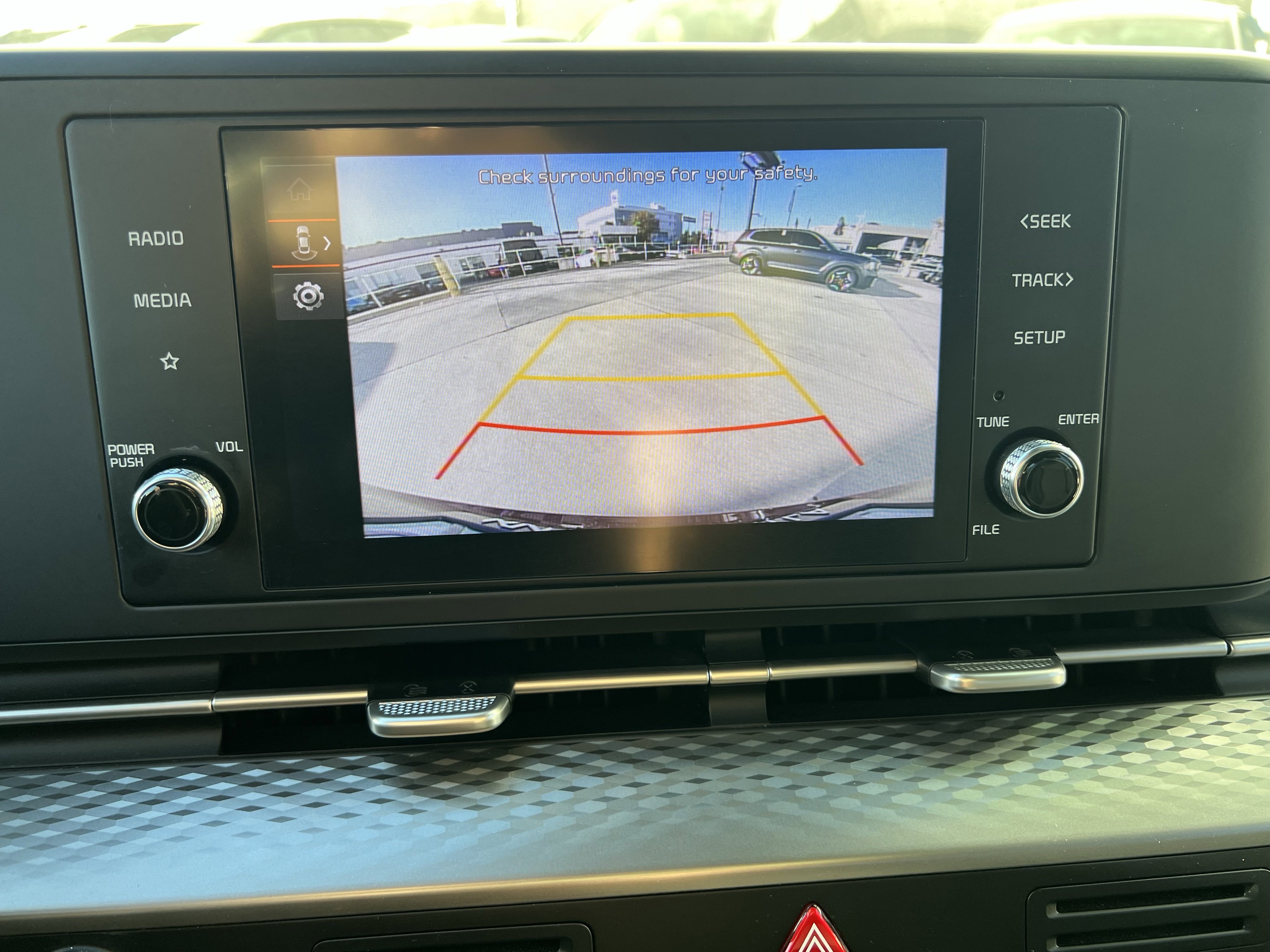 Used 2024 Kia Carnival LX image 27