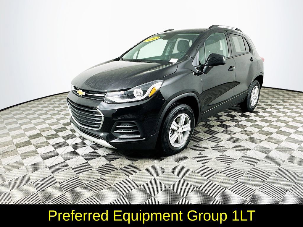 Used 2022 Chevrolet Trax LT w/ LT Convenience Package image 5