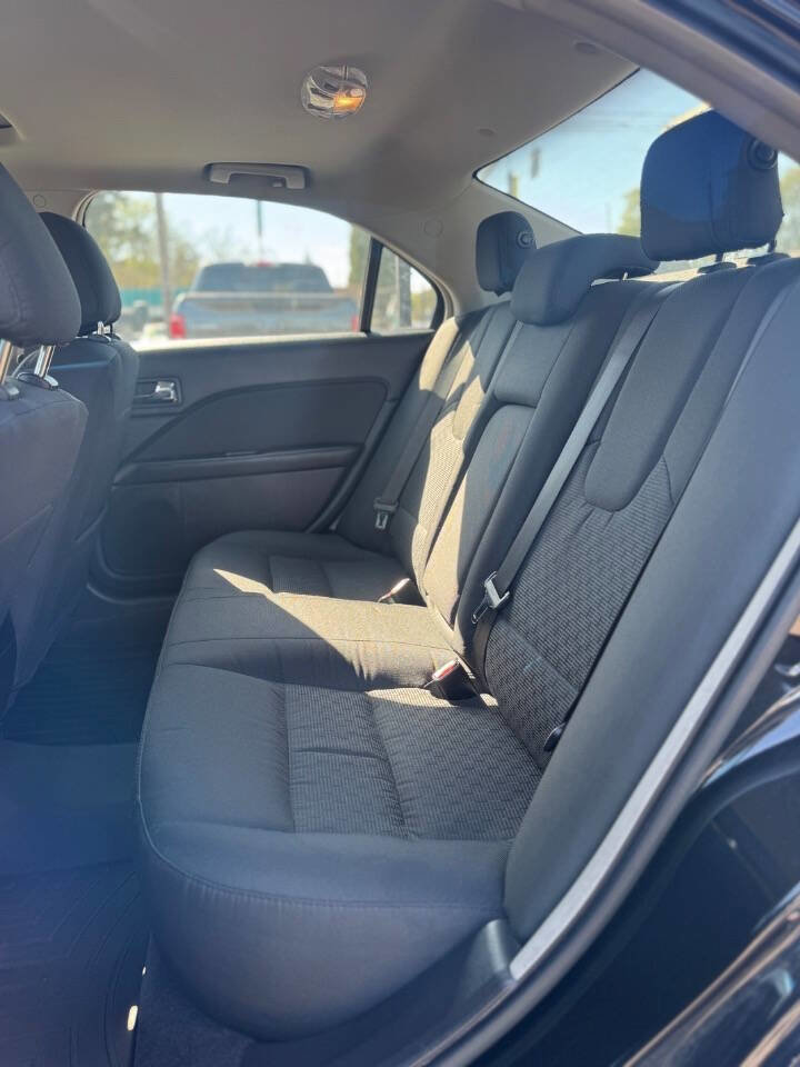 Used 2012 Ford Fusion SE FWD image 9