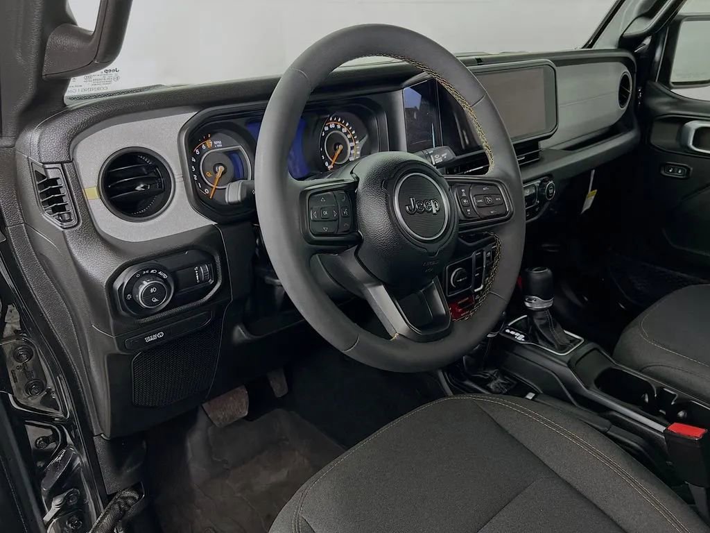 Used 2024 Jeep Gladiator Sport image 10