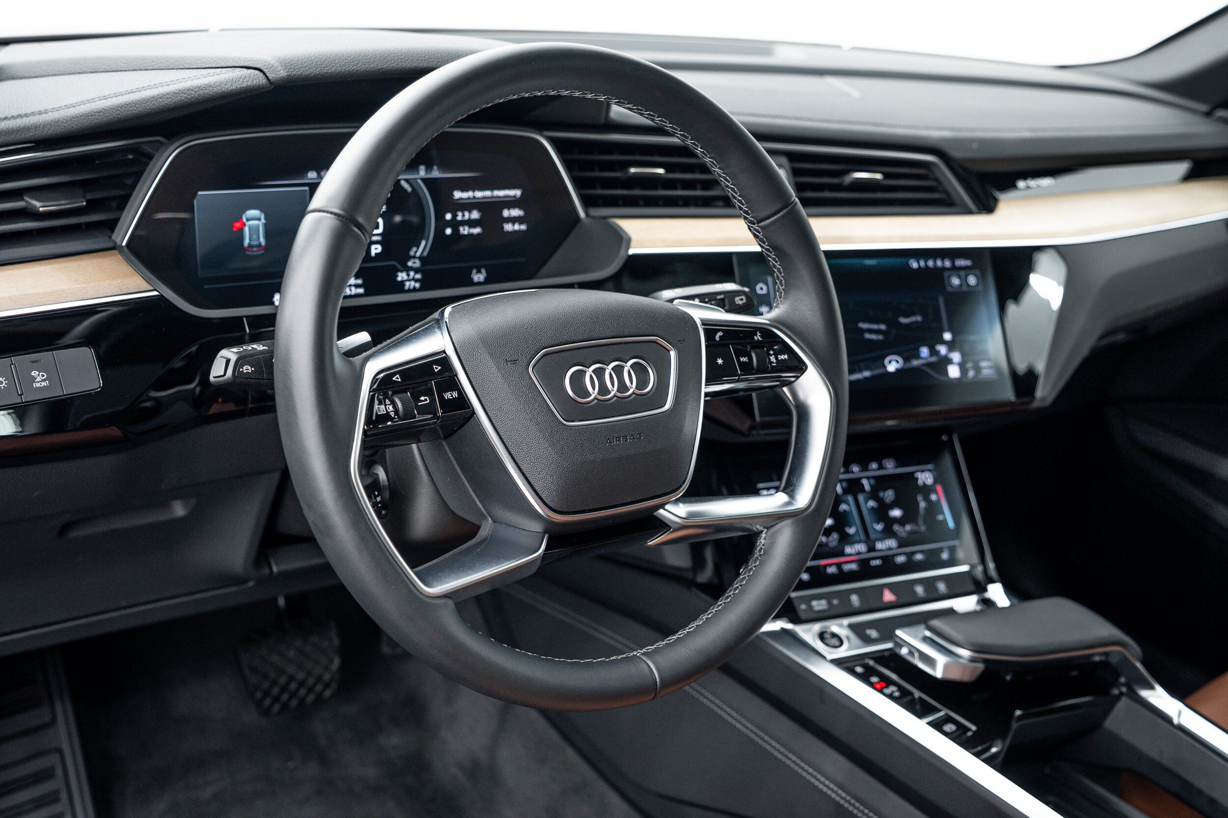 Certified 2024 Audi Q8 e-tron Premium AWD/4WD image 11