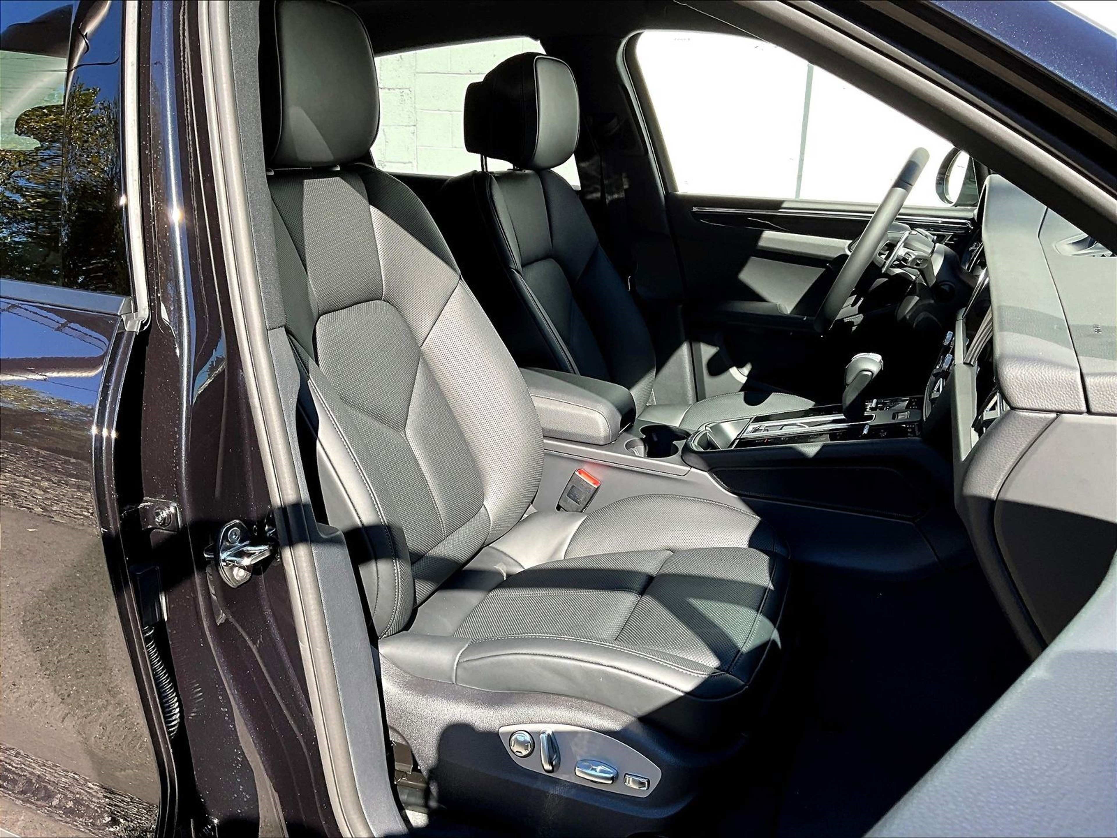 New 2026 Porsche Macan image 10