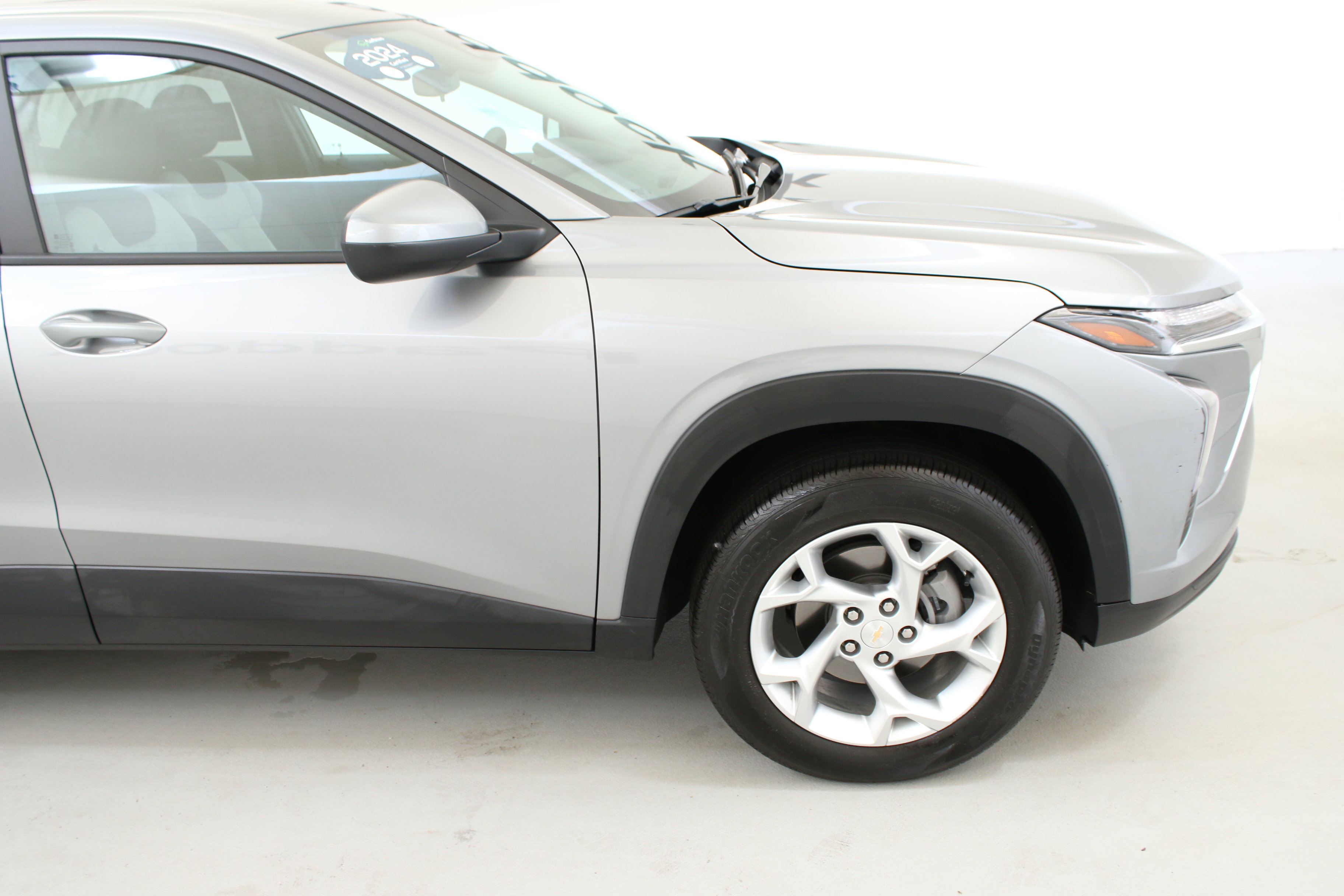 Certified 2024 Chevrolet Trax LS w/ LS Convenience Package FWD image 11