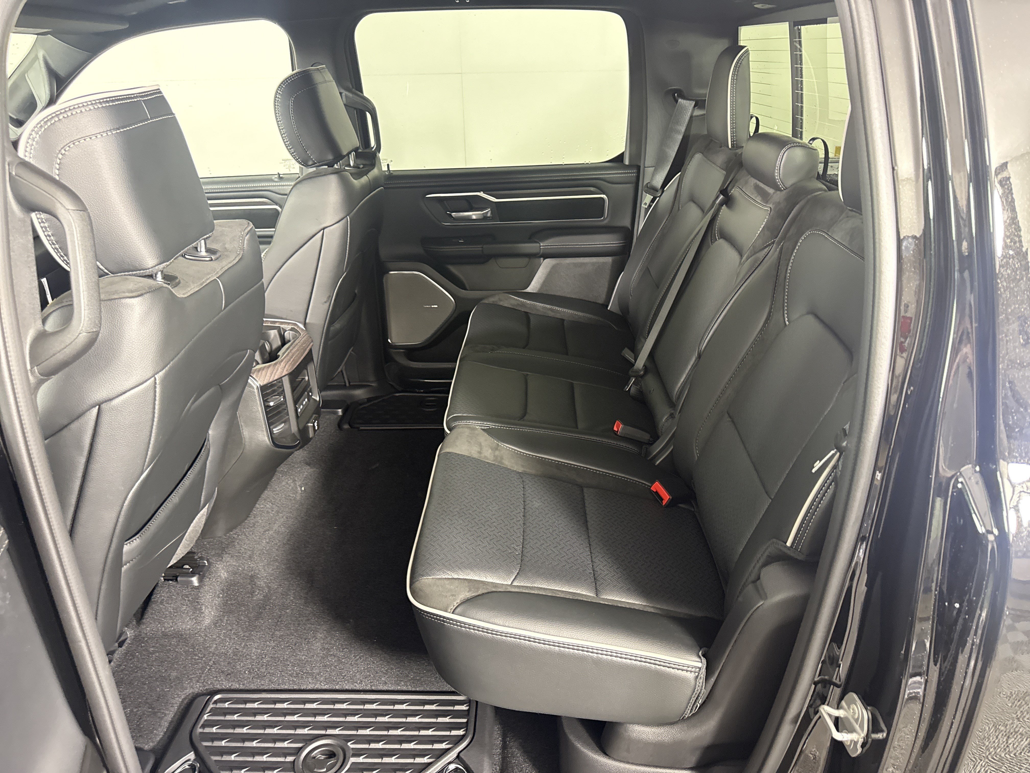 New 2027 RAM 1500 Laramie w/ Night Edition AWD/4WD image 14