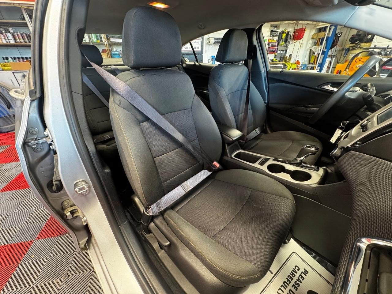 Used 2017 Chevrolet Cruze LS FWD image 9