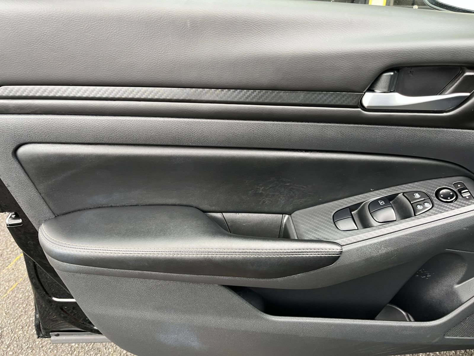 Used 2025 Nissan Altima 2.5 SV image 18