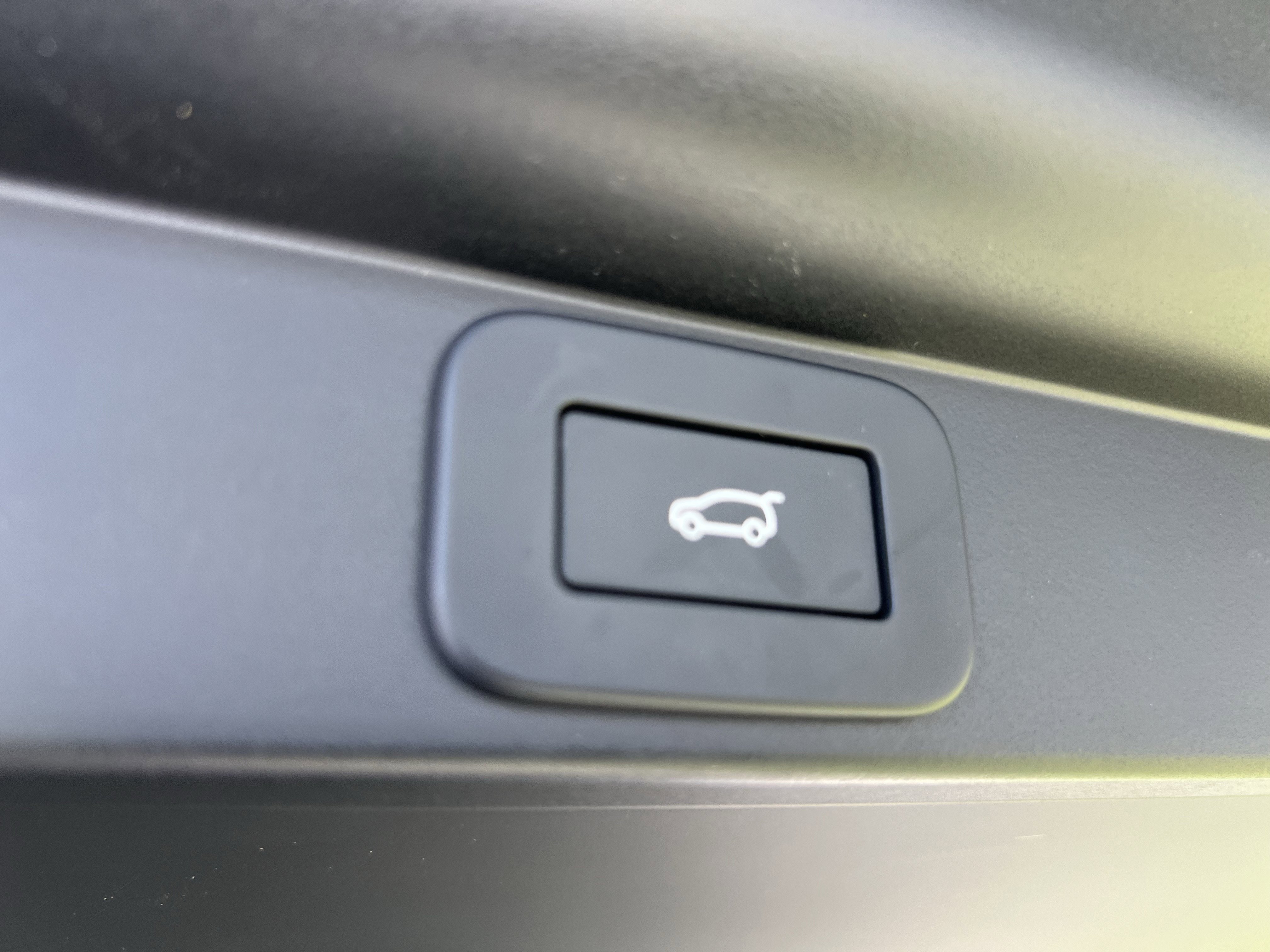 Certified 2024 Land Rover Range Rover SE image 37