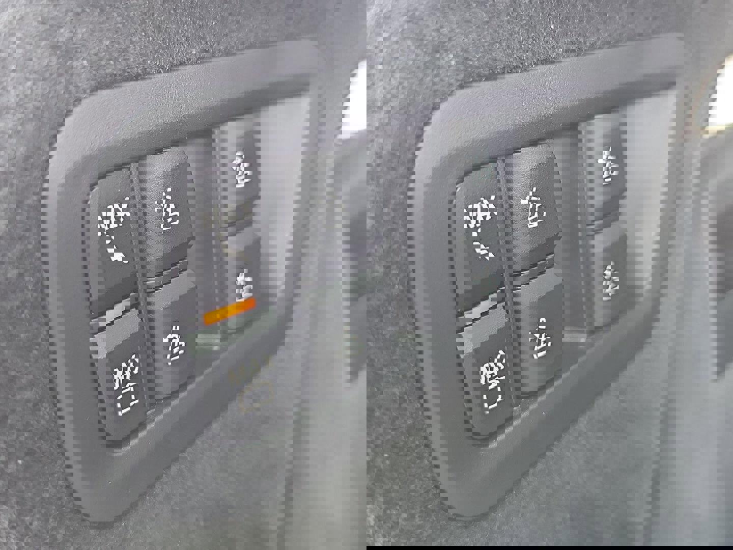 Used 2023 BMW X7 M60i w/ Executive Package image 33