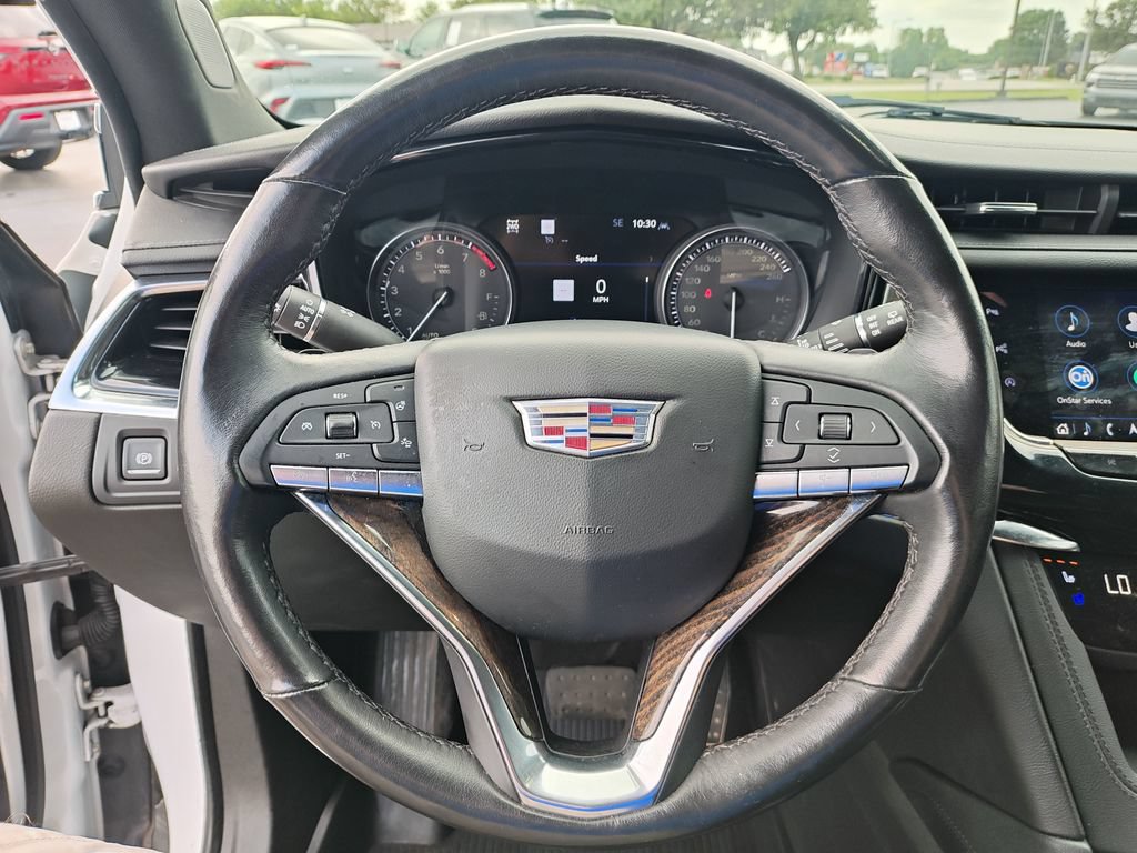 Used 2022 Cadillac XT6 Premium Luxury w/ Technology Package AWD/4WD image 17