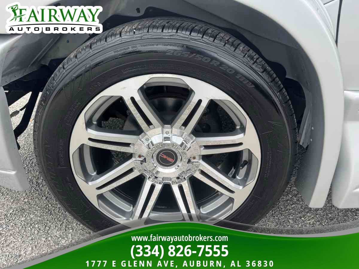 Used 2017 GMC Savana 2500 RWD image 32