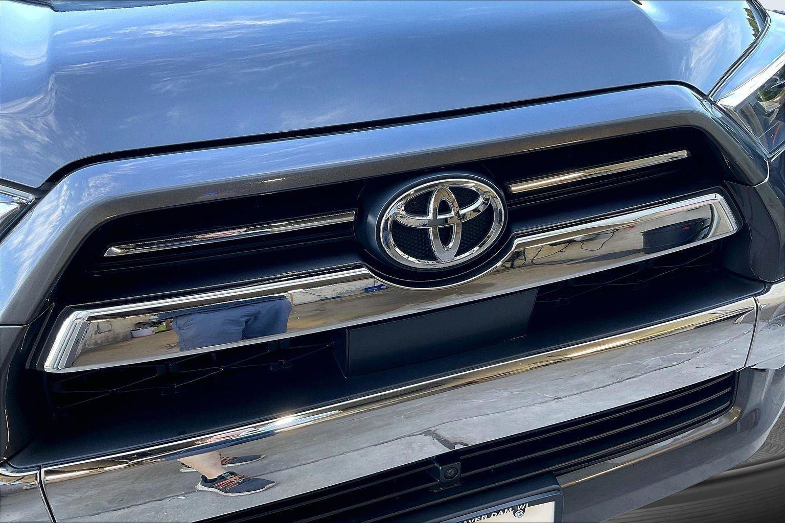 Used 2023 Toyota 4Runner Limited AWD/4WD image 26