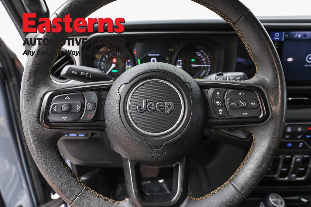 Used 2024 Jeep Wrangler Unlimited w/ Convenience Group AWD/4WD image 10