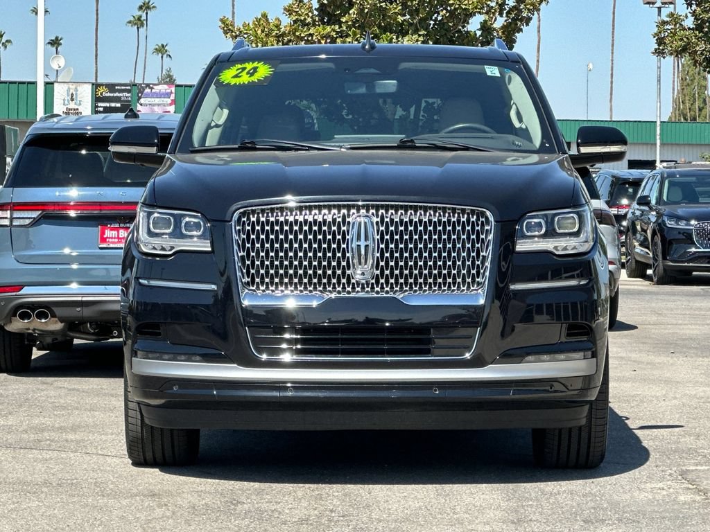 Certified 2024 Lincoln Navigator Reserve AWD/4WD image 8