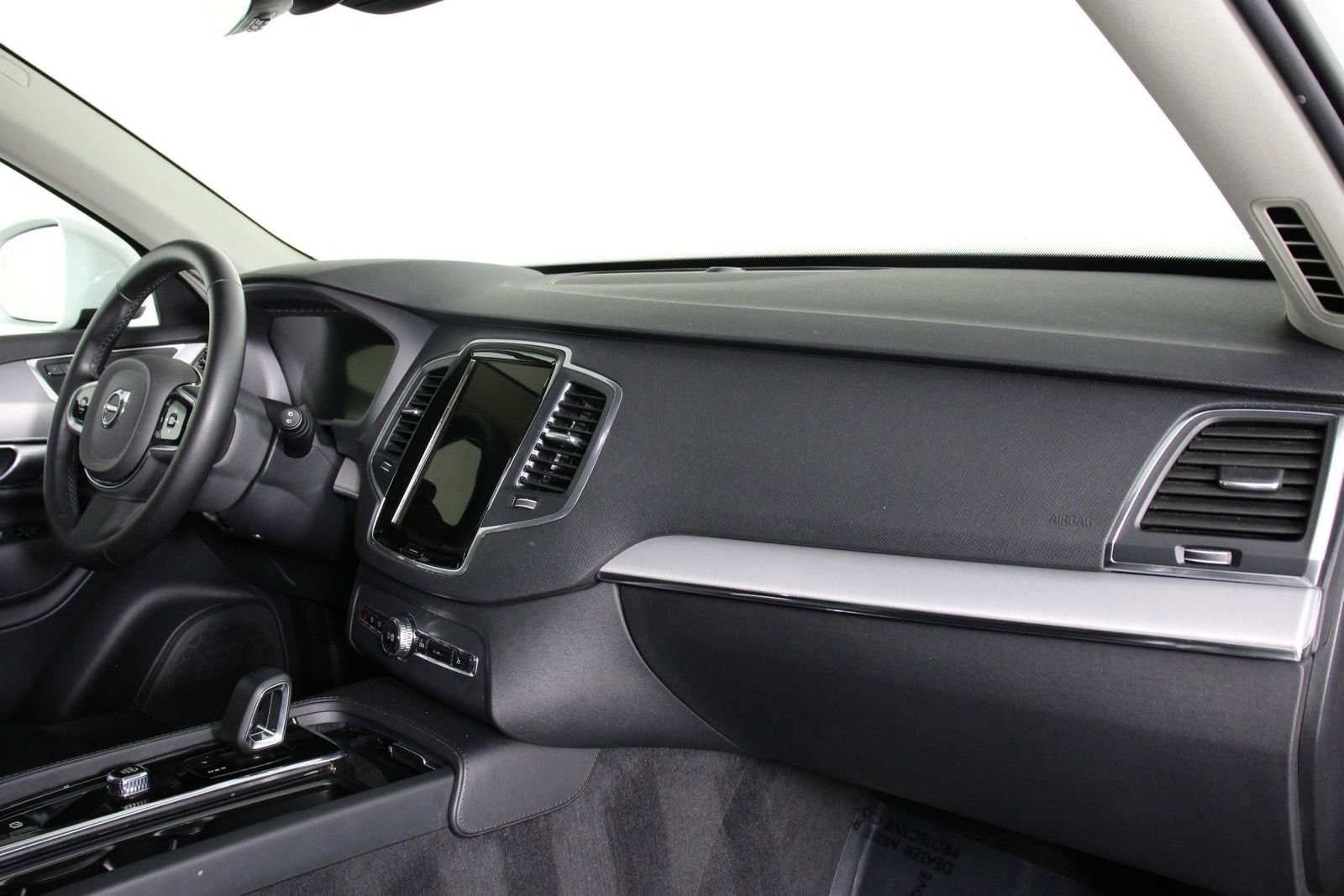 Certified 2024 Volvo XC90 B5 Core w/ Protection Package Premier image 22