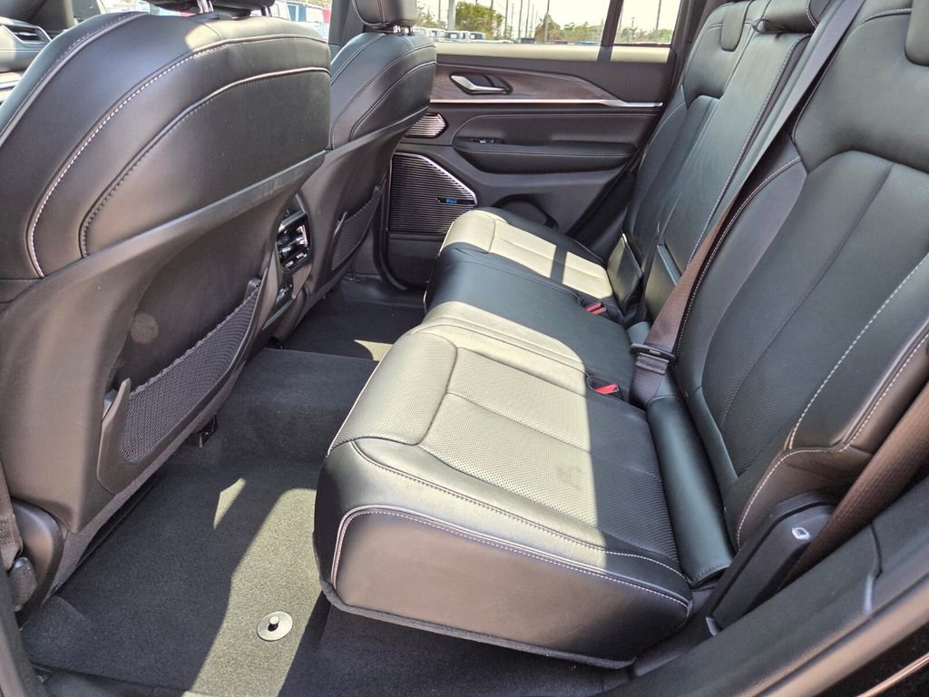 Used 2022 Jeep Grand Cherokee Overland image 18