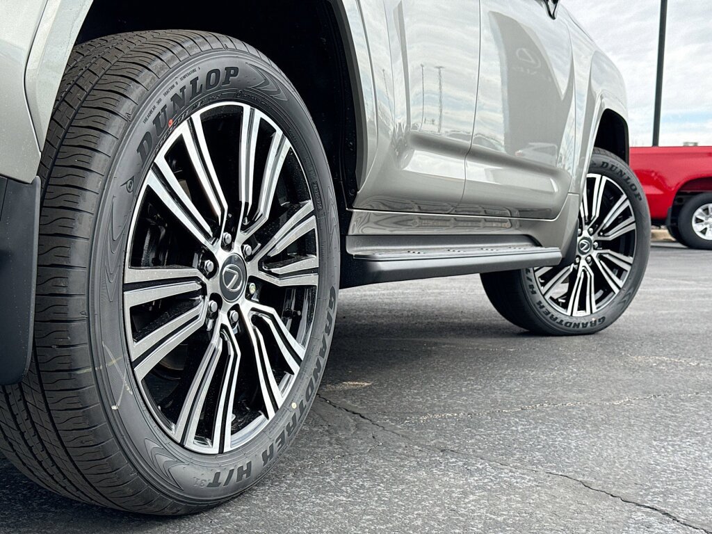 New 2026 Lexus LX 600 4WD w/ Luxury Package image 15