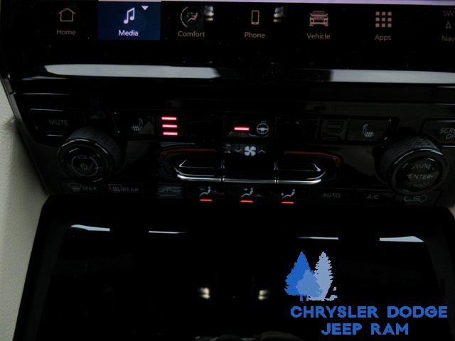 New 2025 Jeep Grand Cherokee L Limited w/ Black Appearance Package image 13