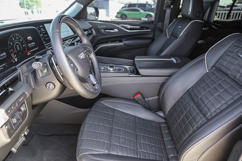 Used 2024 Cadillac Escalade V w/ LPO, ONYX Package image 18