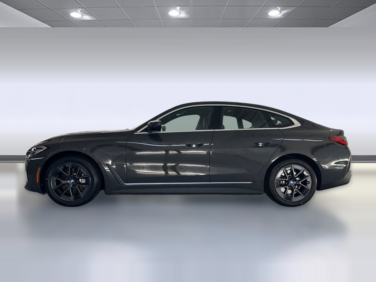 Used 2023 BMW i4 eDrive35 image 2