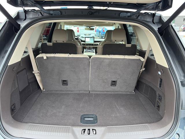 Used 2021 Lincoln Aviator Reserve w/ Equipment Group 202A image 12