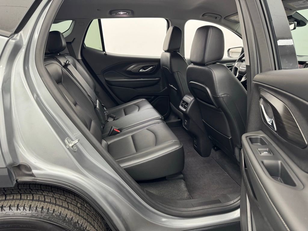 Used 2024 GMC Terrain SLT image 34